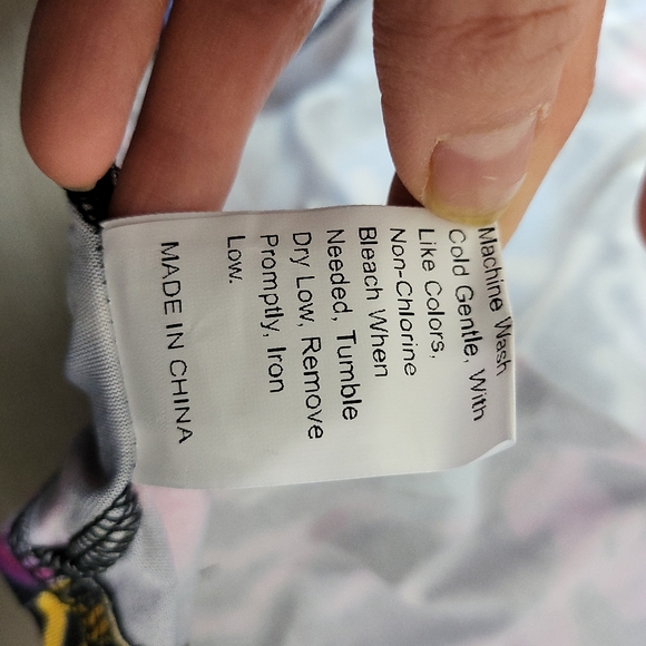 (3/$15) SHEIN crop top graffiti print multicolored short sleeves cross back - Picture 13 of 14